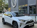 Toyota RAV4 2023 года за 15 000 000 тг. в Шымкент