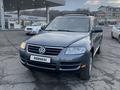 Volkswagen Touareg 2004 года за 3 500 000 тг. в Алматы – фото 2