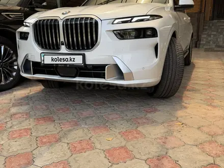 BMW X7 2023 года за 51 500 000 тг. в Алматы – фото 31