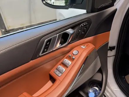BMW X7 2023 года за 51 500 000 тг. в Алматы – фото 5