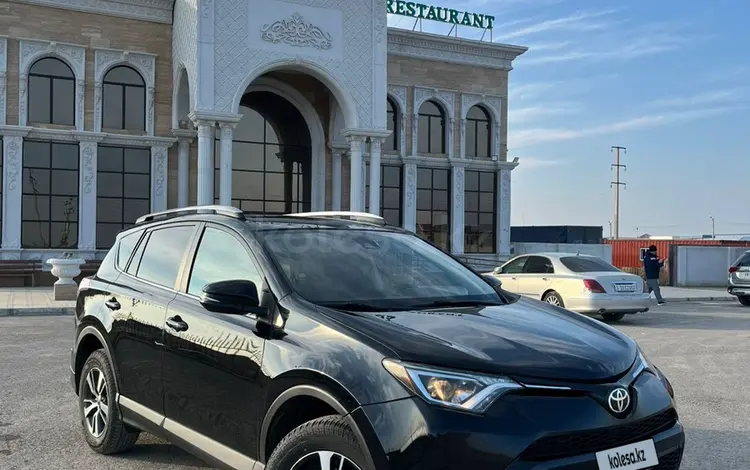 Toyota RAV4 2018 годаfor7 500 000 тг. в Актау