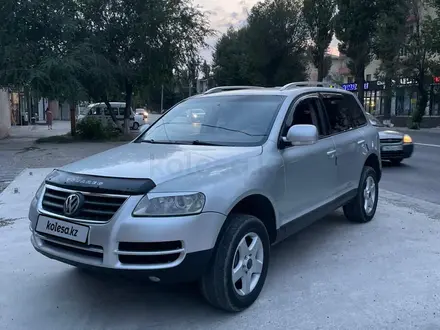 Volkswagen Touareg 2003 года за 3 000 000 тг. в Тараз – фото 2