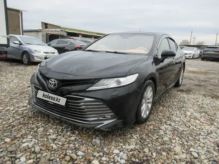 Toyota Camry 2017 года за 8 304 500 тг. в Шымкент