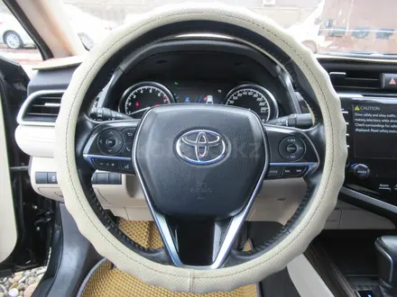 Toyota Camry 2017 года за 8 304 500 тг. в Шымкент – фото 11