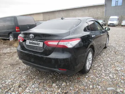 Toyota Camry 2017 года за 8 304 500 тг. в Шымкент – фото 4