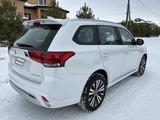 Mitsubishi Outlander 2022 годаүшін12 800 000 тг. в Актобе – фото 2