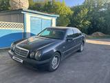 Mercedes-Benz E 230 1995 года за 2 000 000 тг. в Караганда – фото 2