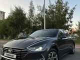 Hyundai Sonata 2022 года за 9 200 000 тг. в Астана – фото 2