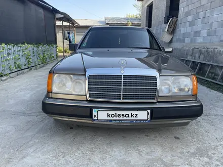 Mercedes-Benz E 230 1992 года за 1 950 000 тг. в Алматы