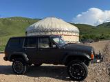Jeep Cherokee 1993 года за 2 200 000 тг. в Алматы