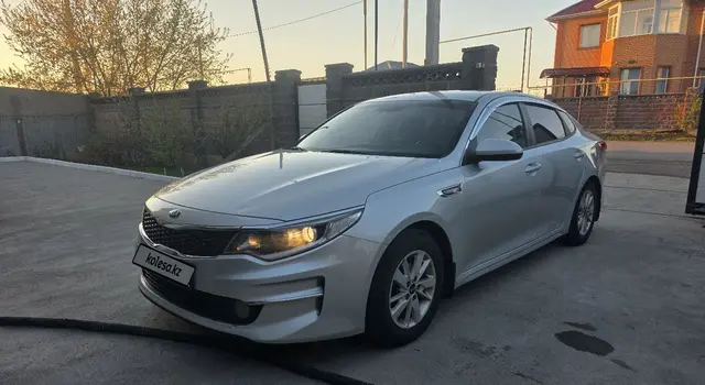 Kia K5, 2016