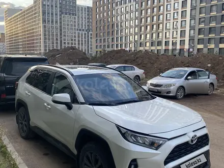 Toyota RAV4 2022 года за 16 200 000 тг. в Астана – фото 3