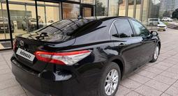 Toyota Camry 2018 года за 9 490 000 тг. в Алматы – фото 4