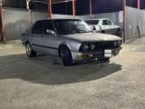 BMW 528 1987 года за 2 500 000 тг. в Алматы – фото 4