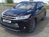 Toyota Highlander 2018 года за 17 000 000 тг. в Актобе – фото 5