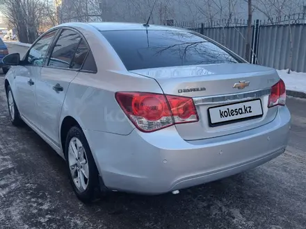 Chevrolet Cruze 2011 года за 3 000 000 тг. в Астана – фото 8