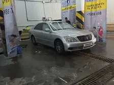 Toyota Crown, 2004