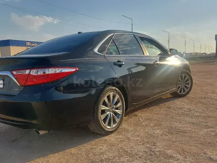 Toyota Camry 2017 года за 8 000 000 тг. в Жанаозен – фото 3