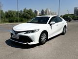 Toyota Camry 2018 годаүшін9 999 999 тг. в Астана – фото 2