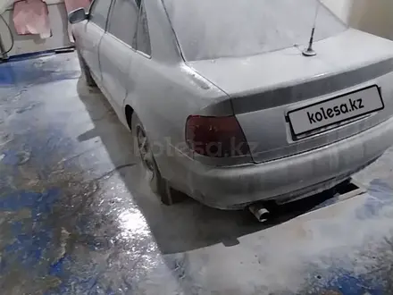 Audi A4 1997 года за 1 600 000 тг. в Уральск – фото 4