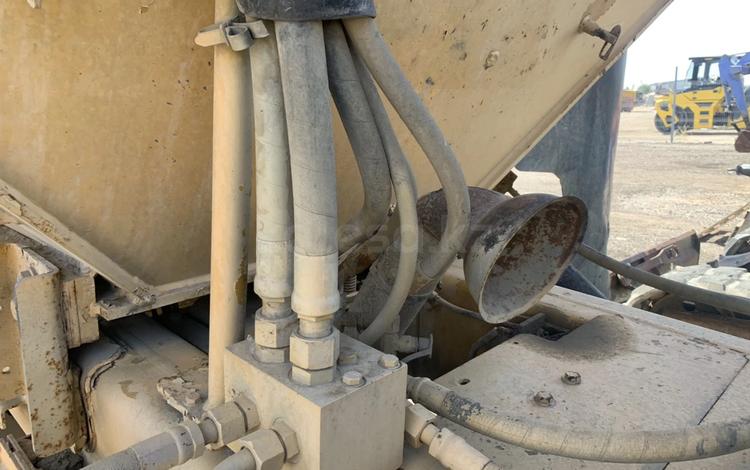 Caterpillar Шарнирно-сочлененные самосвалы 2013 г.