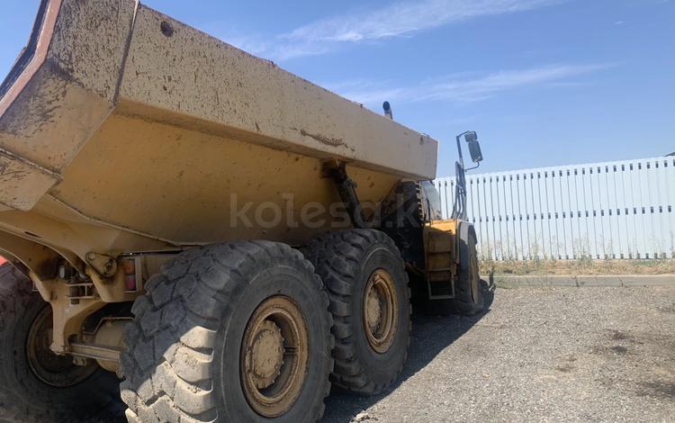 Caterpillar Шарнирно-сочлененные самосвалы 2013 г.