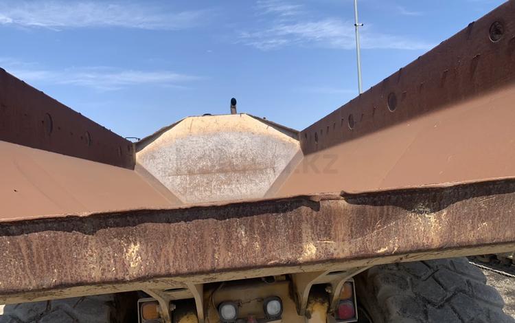 Caterpillar Шарнирно-сочлененные самосвалы 2013 г.