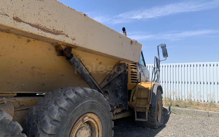 Caterpillar Шарнирно-сочлененные самосвалы 2013 г.