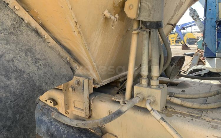 Caterpillar Шарнирно-сочлененные самосвалы 2013 г.