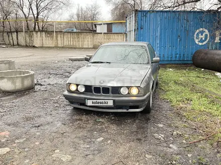 BMW 520 1993 года за 1 100 000 тг. в Алматы – фото 5
