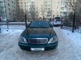 Mercedes-Benz S 320 2000 года за 4 000 000 тг. в Астана – фото 2