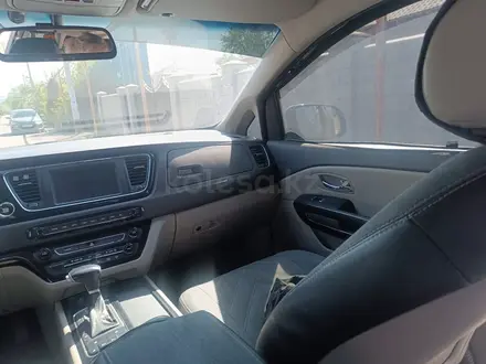 Kia Carnival 2018 года за 11 200 000 тг. в Алматы – фото 7