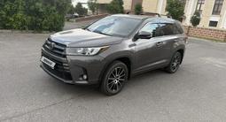 Toyota Highlander 2017 года за 15 800 000 тг. в Шымкент – фото 2