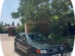 Audi 100