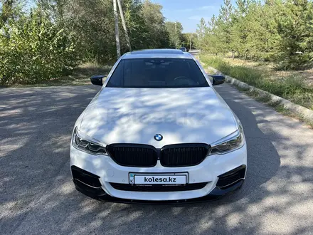 BMW 540 2017 года за 24 500 000 тг. в Алматы – фото 16