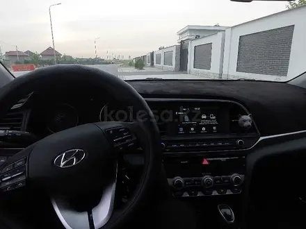 Hyundai Elantra 2020 года за 7 000 000 тг. в Шымкент – фото 7