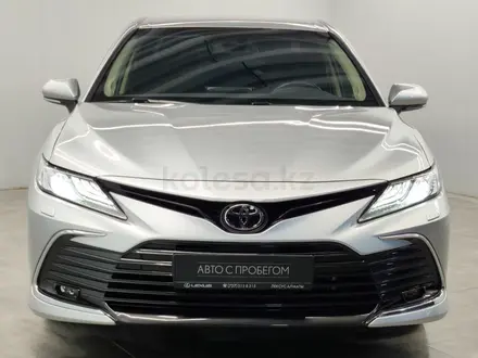 Toyota Camry Luxe 2023 года за 16 500 000 тг. в Алматы – фото 2