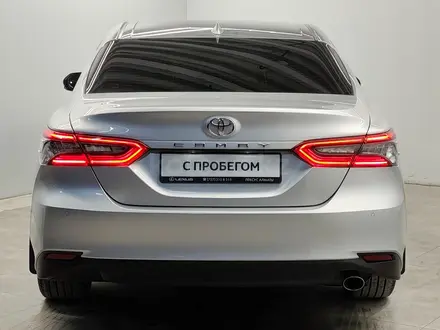 Toyota Camry Luxe 2023 года за 16 500 000 тг. в Алматы – фото 5
