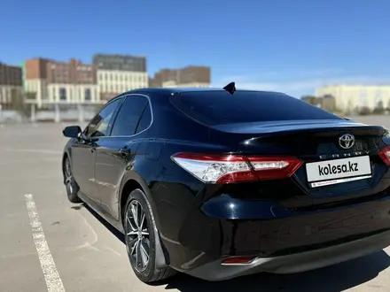 Toyota Camry 2021 года за 16 300 000 тг. в Астана – фото 9