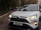 Toyota RAV4 2020 года за 16 000 000 тг. в Астана