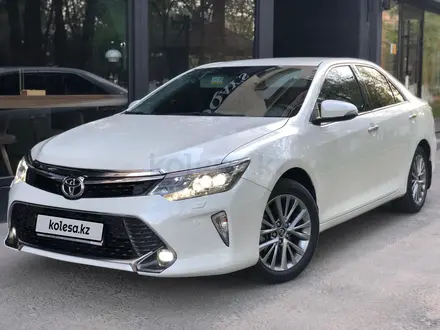 Toyota Camry 2017 года за 15 300 000 тг. в Шымкент