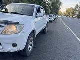 Toyota Hilux 2007 года за 3 500 000 тг. в Алматы – фото 3