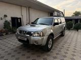 Nissan NP300 2012 года за 3 700 000 тг. в Алматы