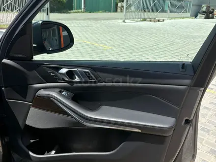 BMW X7 2023 года за 58 000 000 тг. в Алматы – фото 14