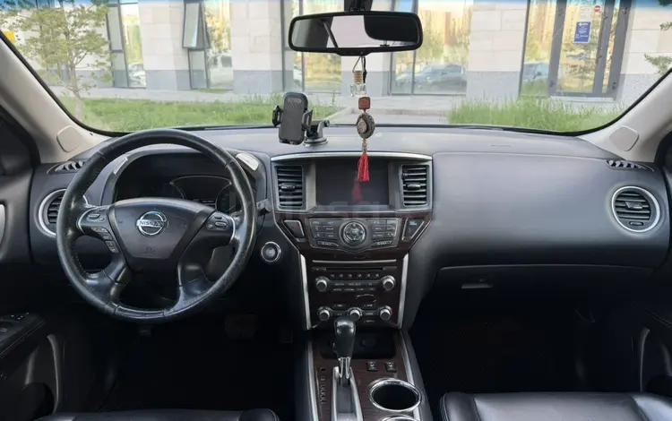 Nissan Pathfinder 2014 года за 9 990 000 тг. в Астана