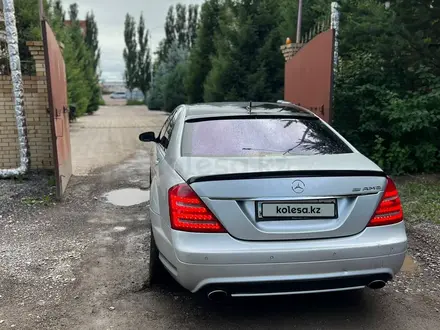 Mercedes-Benz S 63 AMG 2006 года за 8 000 000 тг. в Караганда – фото 18