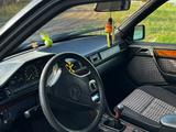 Mercedes-Benz E 200 1992 года за 1 600 000 тг. в Абай (Абайский р-н) – фото 5