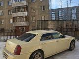 Chrysler 300C 2004 года за 3 600 000 тг. в Караганда – фото 2