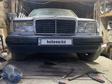 Mercedes-Benz E 250 1992 года за 900 000 тг. в Сатпаев