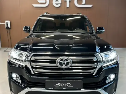 Toyota Land Cruiser Luxe 2017 года за 32 990 000 тг. в Алматы – фото 2